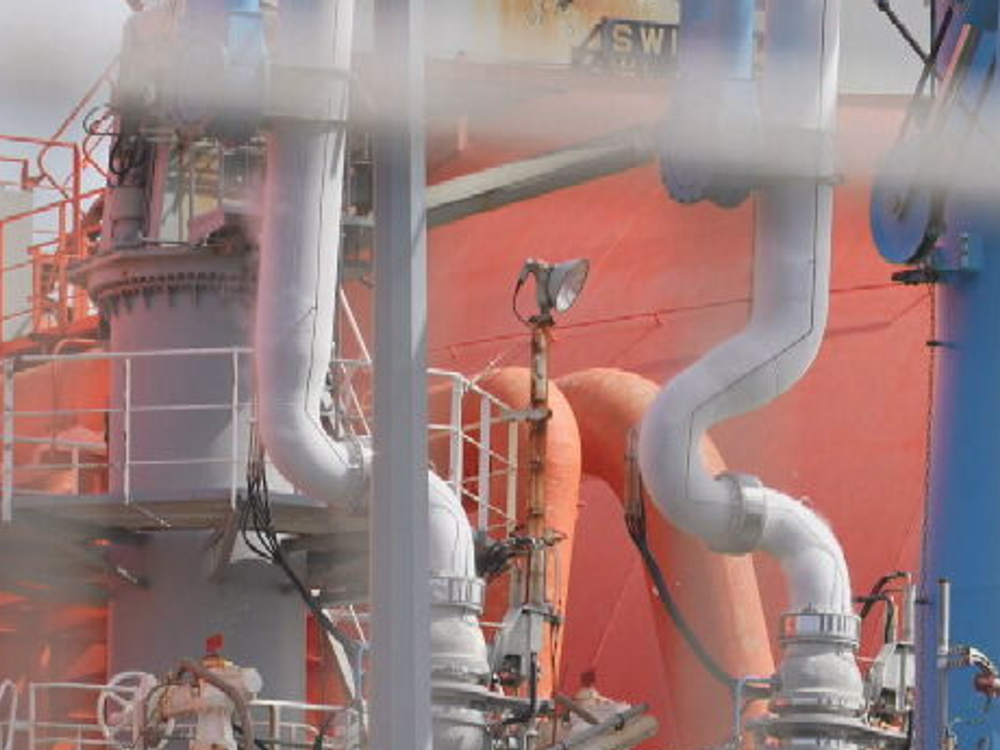 Zákaz dovozu ruských energií do EÚ je realitou, europoslanci hovoria o historickom výsledku