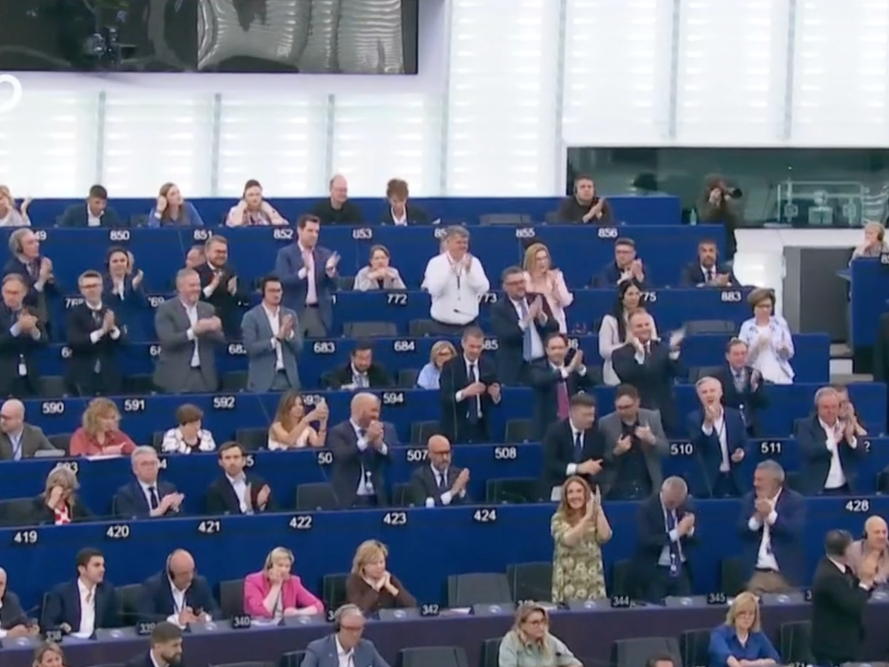 „Pošlite ich späť,“ znelo v europarlamente. Únia schválila prísnejšie pravidlá pre migrantov
