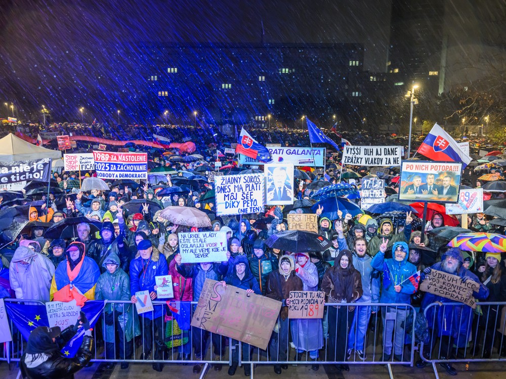 Spomienky na 17. november: Ako to vyzeralo v slovenských mestách?