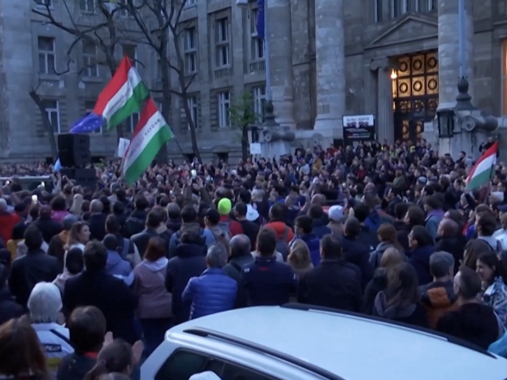 Viac ako pol milióna eur za jeden deň - toľko vyzbierali ľudia pre vyhodeného policajného vyšetrovateľa