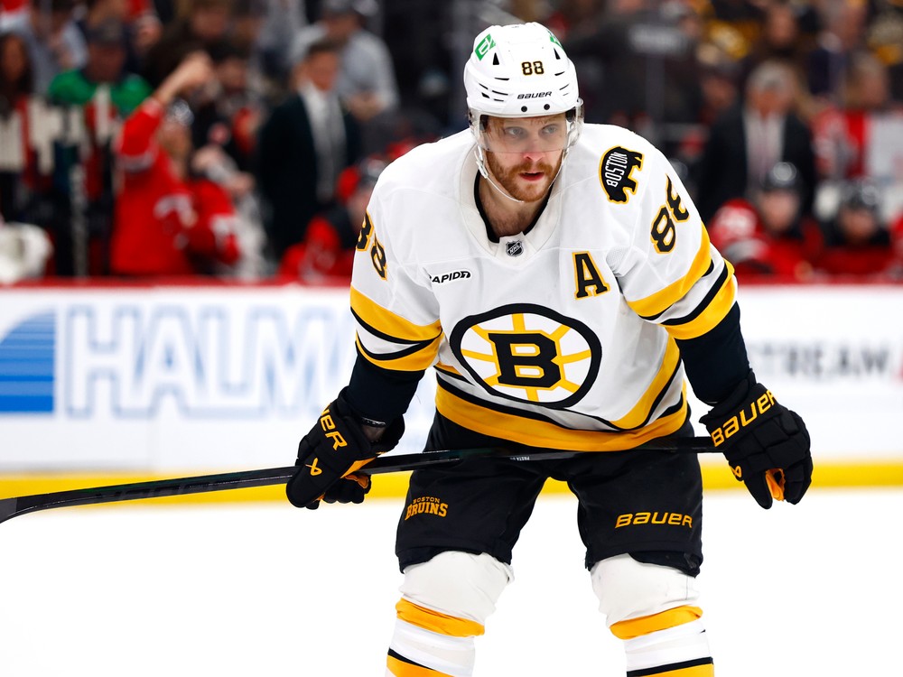 Pastrňák strelil prekrásne góly, ale Bruins prehrali