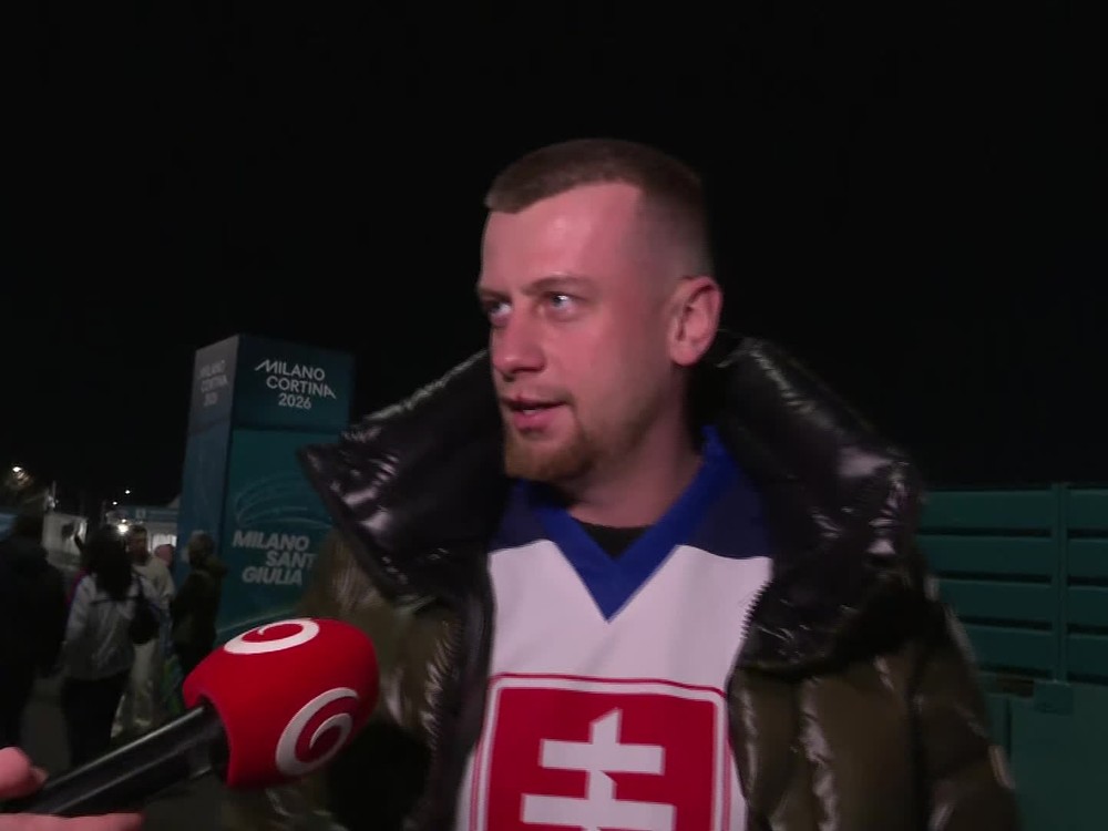 Zrušený let do Milána ich neodradil: Hokejoví fanúšikovia to tesne stihli na zápas autom