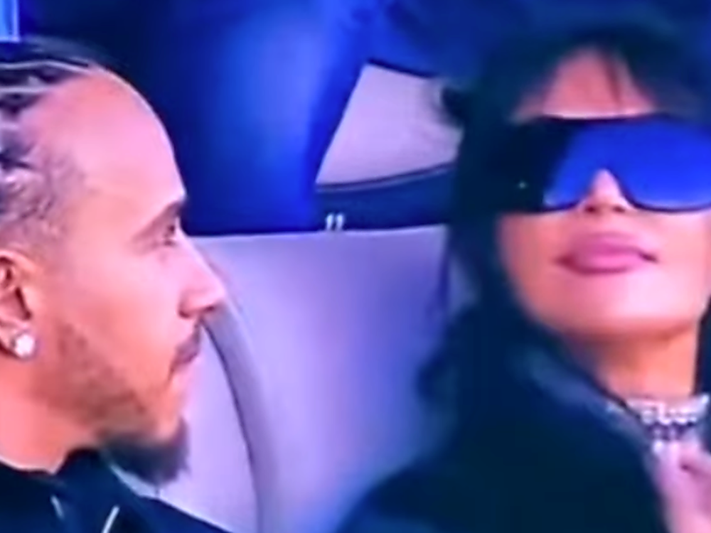 Tajné rande na Super Bowle? Kamery odhalili Kardashianku s Hamiltonom!