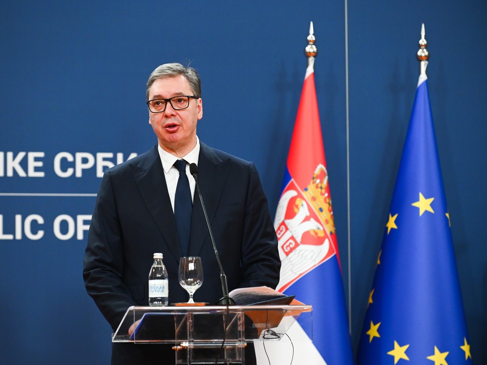 Vučić po volebnej porážke chystal prevrat. Odradil ho Orbán