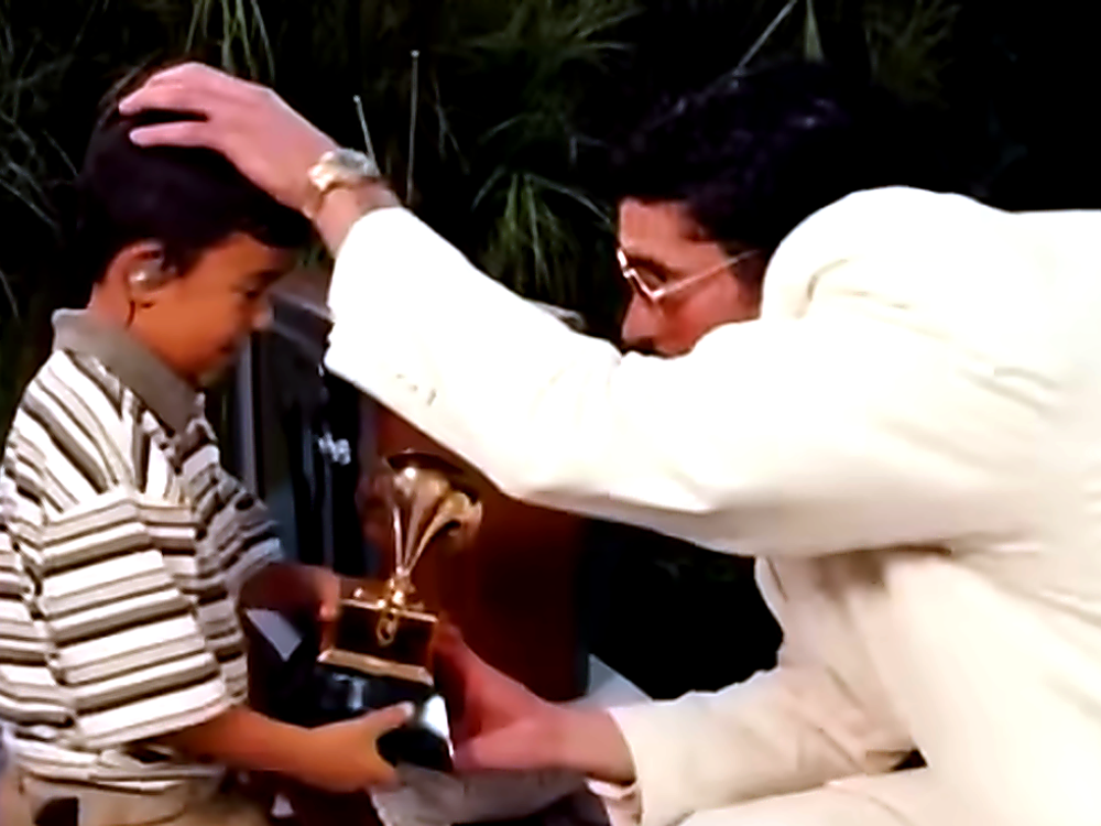 Svadba priamo počas Super Bowlu! Bad Bunny bol pri tom, no všetci riešia: KTO je ten chlapec?!