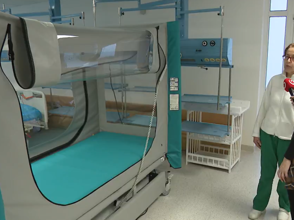 Rodičia "večných bábätiek" bojujú o bezpečie. Nemocniciam chýbajú špeciálne lôžka