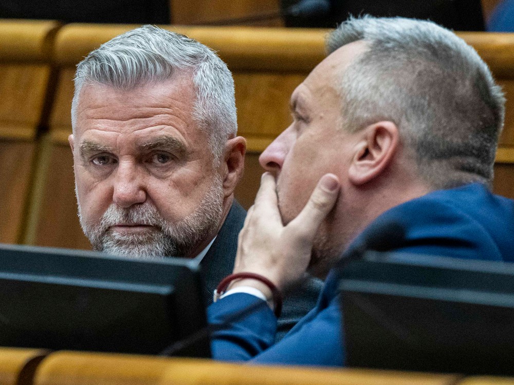 Ako by Slováci volili, ak by sa voľby konali teraz? Exkluzívny májový prieskum preferencií AKO pre JOJ24