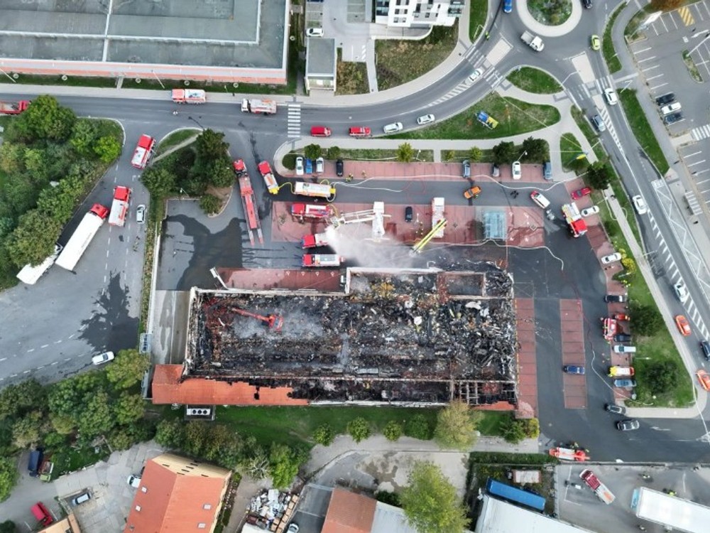 Po požiari predajne Lidl zostala spúšť. Hasiči už poznajú príčinu