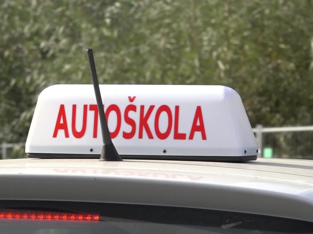 Bez základnej školy už vodičák nezískajú. Zmena má motivovať žiakov k dokončeniu vzdelania