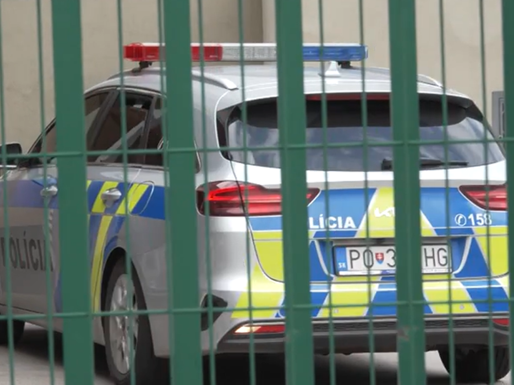 Muž nútil ženu k poskytovaniu sexuálnych služieb. Vyhrážal sa jej odobraním detí