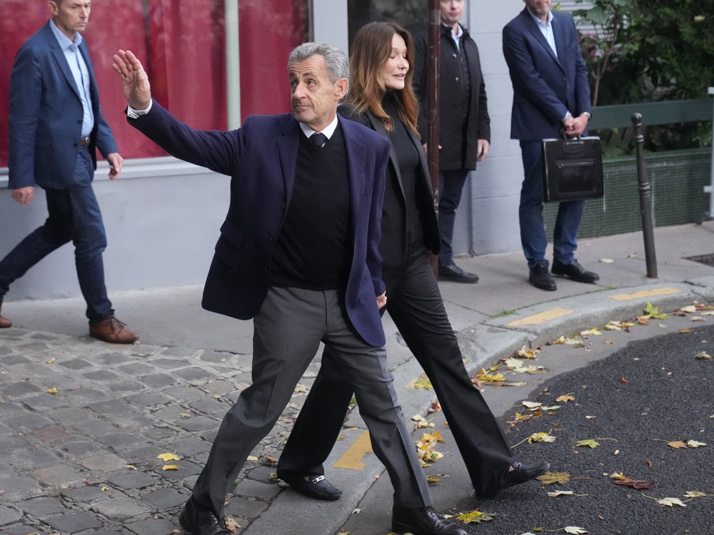 Bývalý francúzsky prezident Sarkozy sa opäť postavil pred súd, proti rozsudku z minulého roka sa odvolal