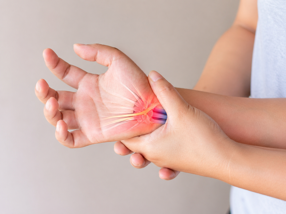 Syndróm karpálneho tunela nie je len z práce na počítači: K lekárovi choďte včas, hrozí trvalé poškodenie ruky