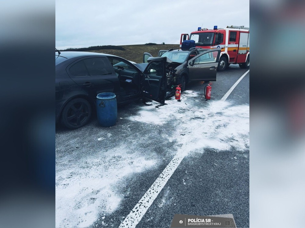 Pri čelnej zrážke tragicky zomrela 69-ročná spolujazdkyňa