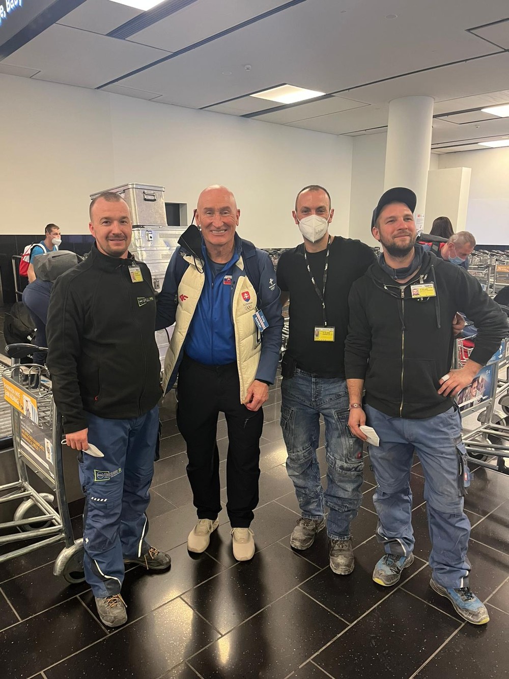 Slovenskí hokejisti prileteli do Viedne