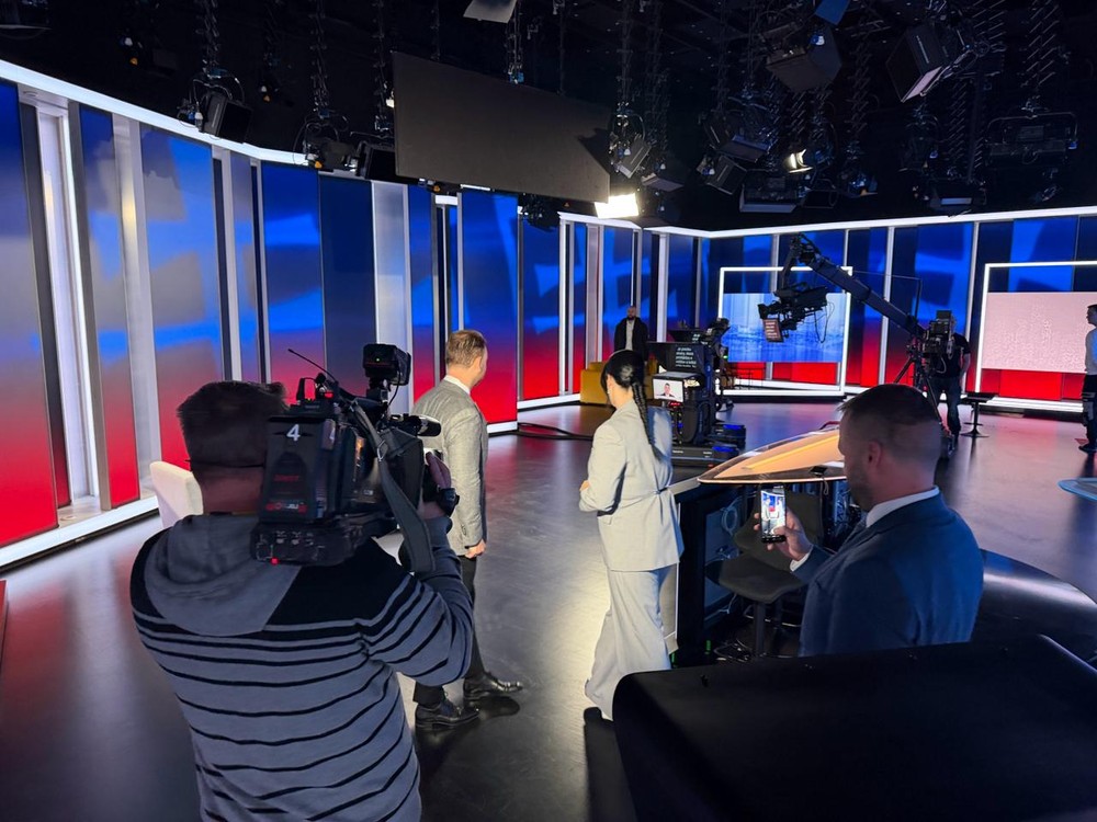 Politika 24 s Matúšom Šutajom Eštokom