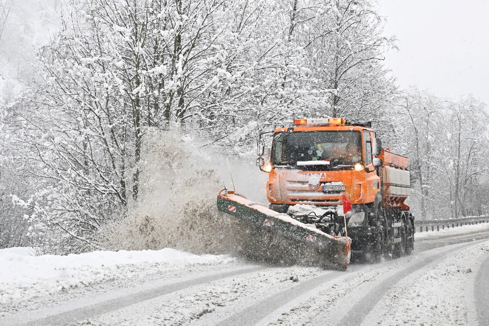 Snehová kalamita v okresoch Poprad a Žilina.