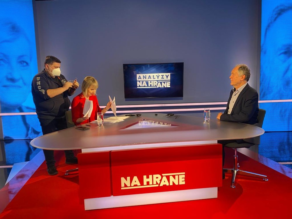 dc0a4176-6e7c-4adb-ab48-27a1a23c0908