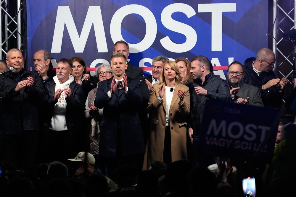 Mítingy Fideszu a TISZA deň pred voľbami v Maďarsku