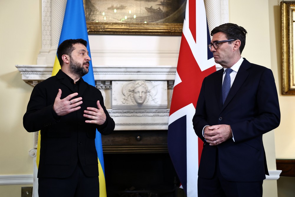 Volodymyr Zelenskyj sa stretol s britským kráľom a premiérom