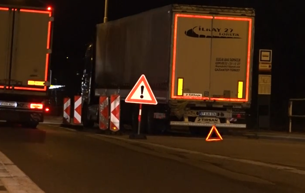 Turecký vodič žil v pokazenom kamióne mesiac bez pomoci slovenských orgánov