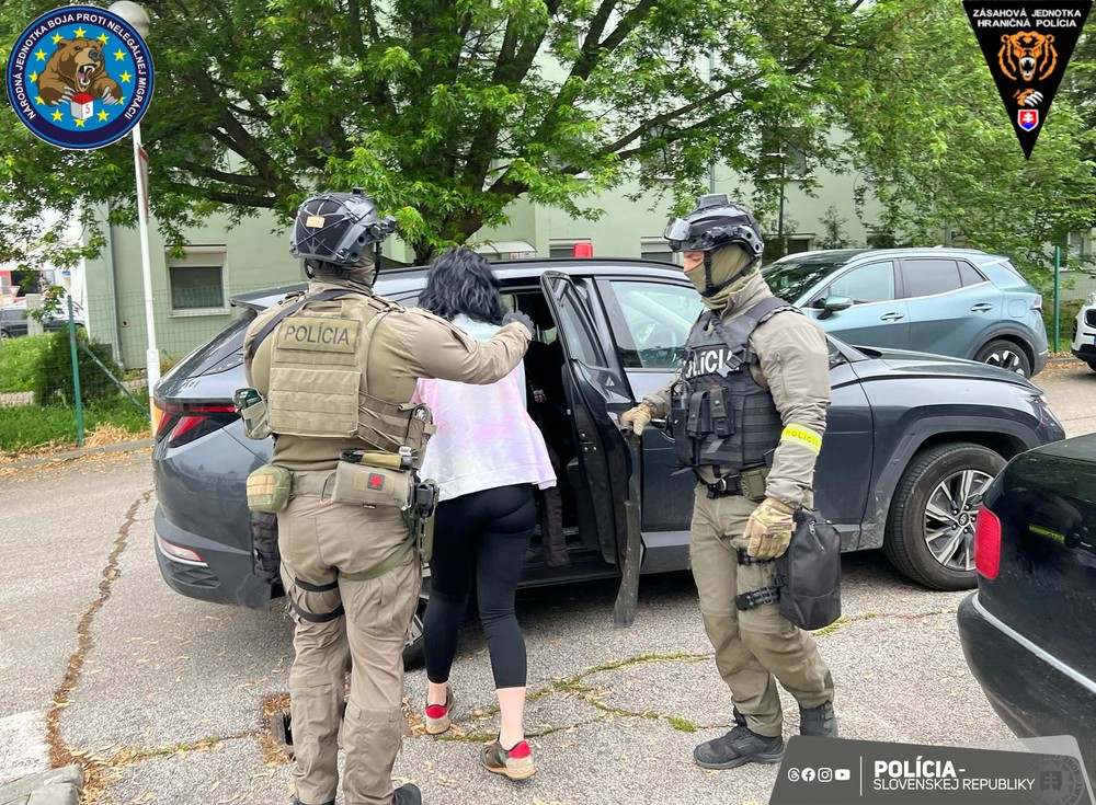 Odsúdenie muža a ženy za nútenie dievčat k sexuálnym službám