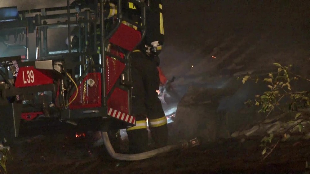 [multi] rodinny dom v plamenoch. 4576