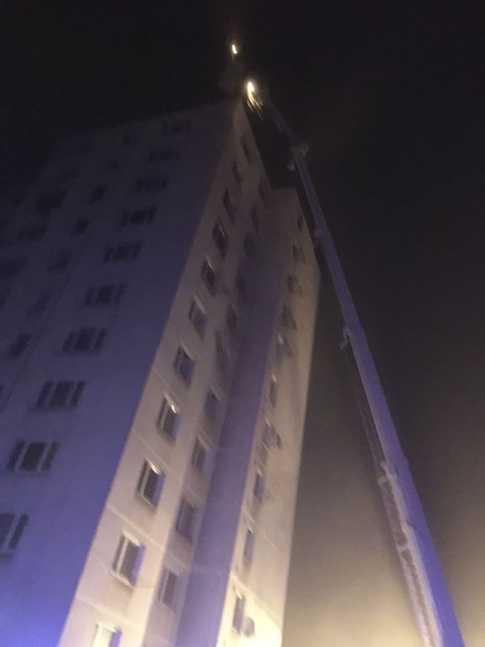 V Bardejove evakuovali z bytovky vyše sto ľudí. Obyvatelia ostali bez strechy nad hlavou 3