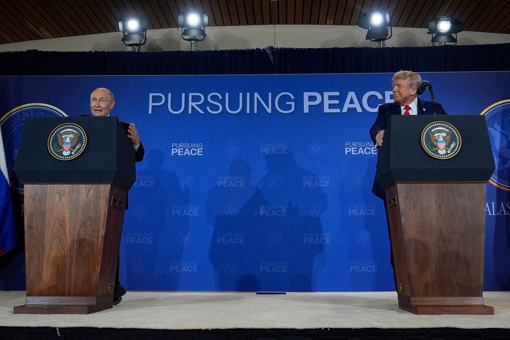 APTOPIX_Trump_Putin593943151700