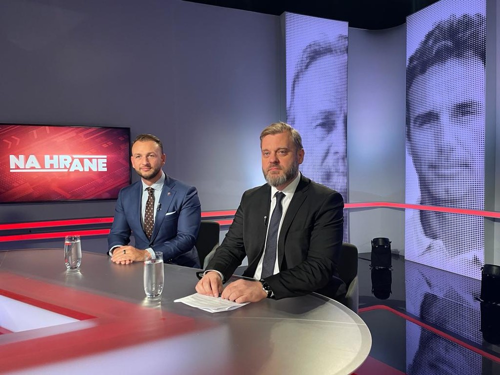 b2475a9f-0e53-49a8-bf36-ac9c8e62c024