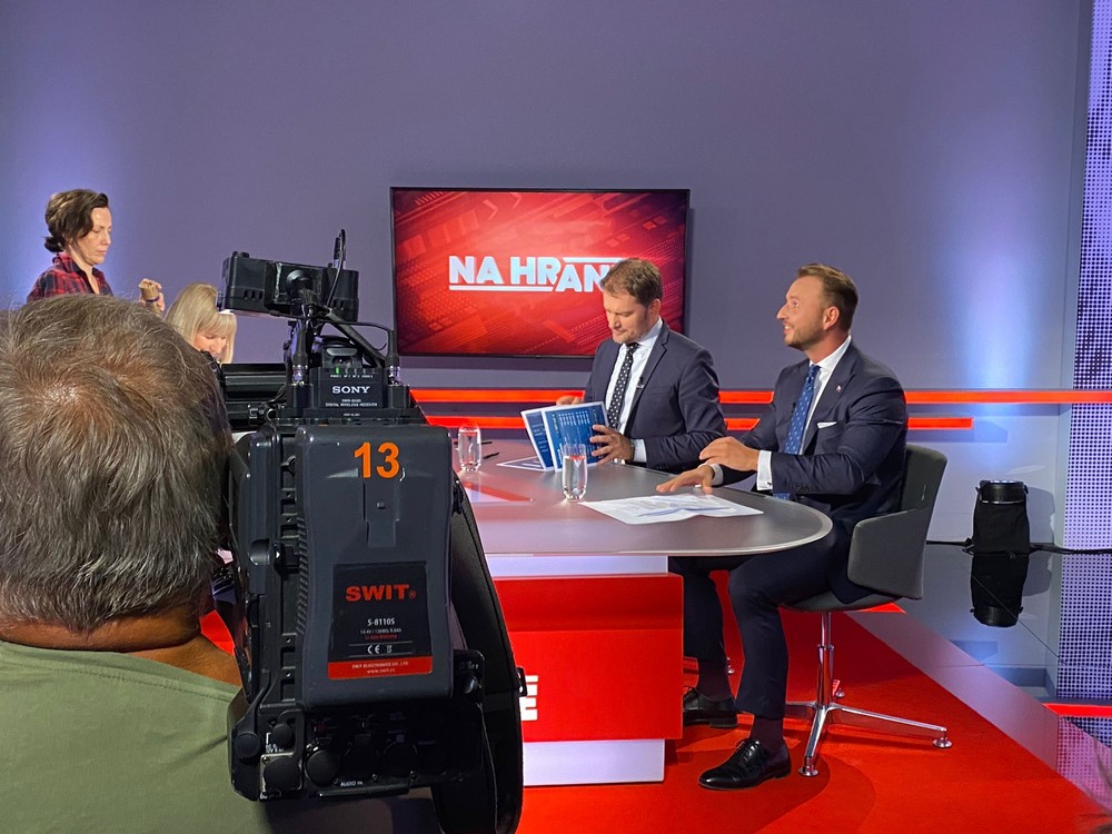 a9de4c89-a038-4e95-9e02-f8deaec0c922