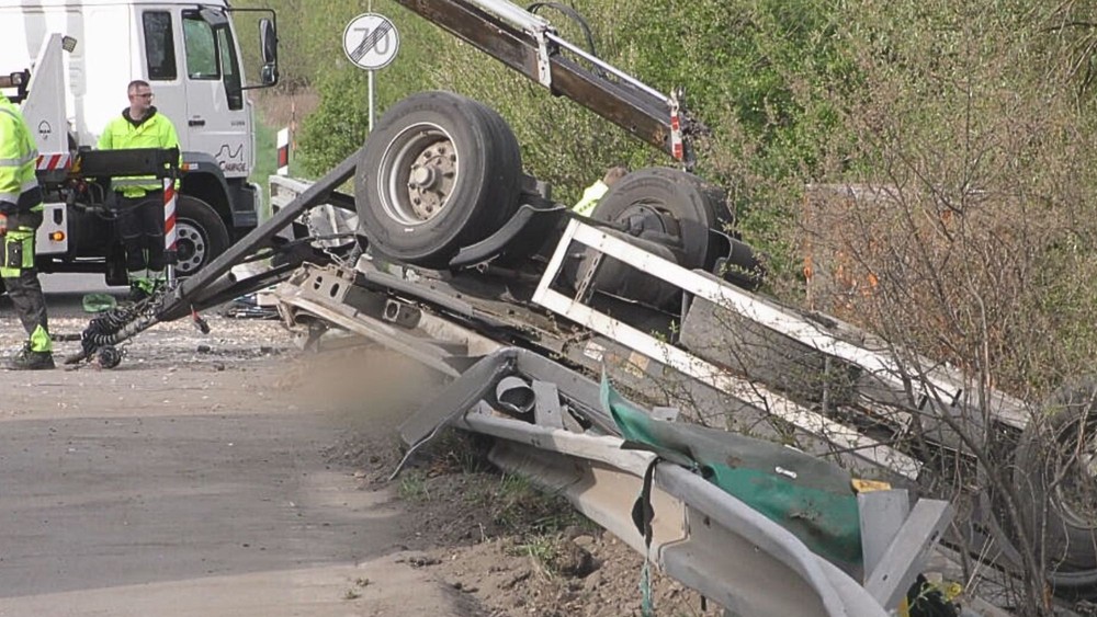 Prevrátený kamión s hydinou