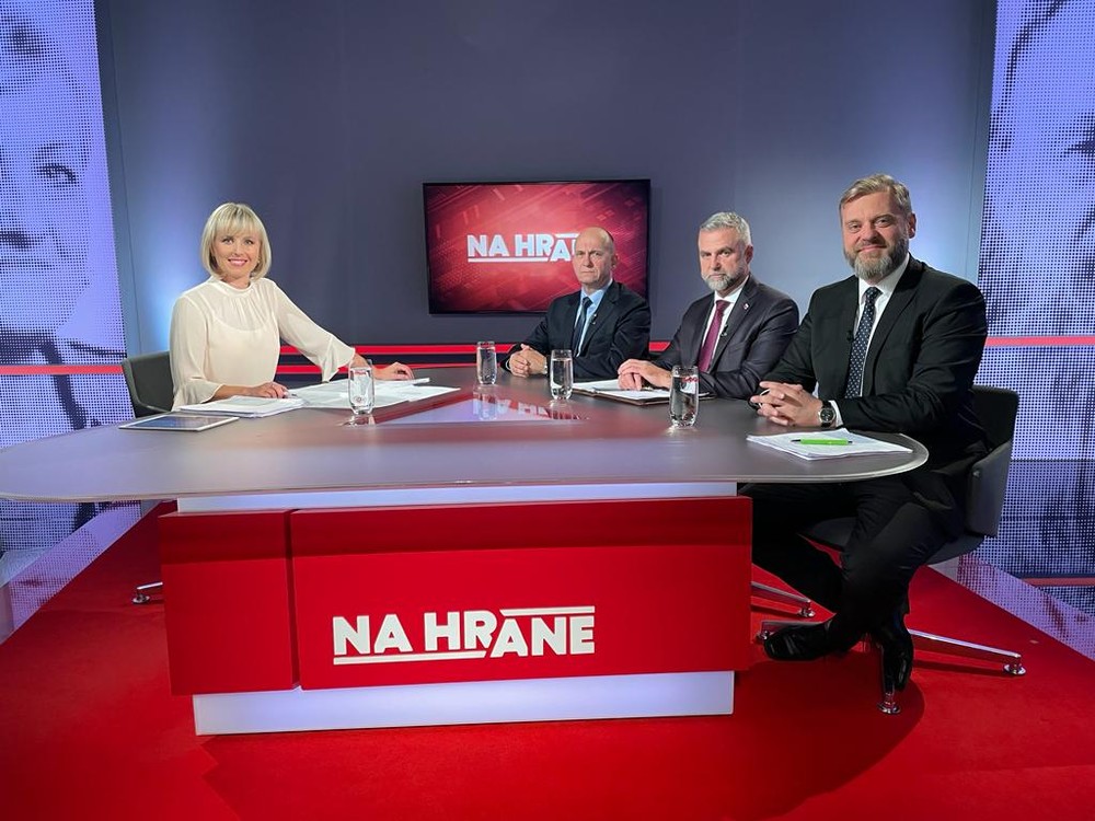 3b74b943-5a2a-4bff-9b48-b48f4eaabfa8