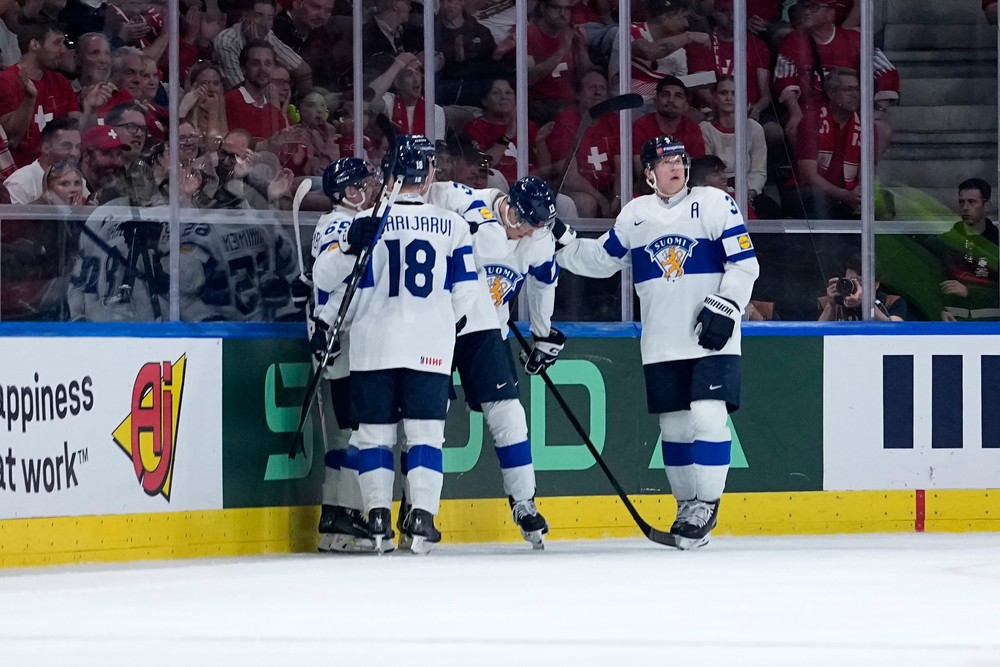 Switzerland_World_Championship_Ice_Hockey385627220388