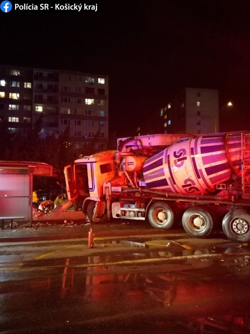 Domiešavač odhodilo do zastávky MHD