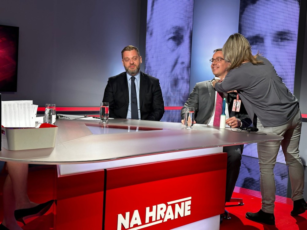 d2e8bb03-9015-4f69-b604-23707d0dbcf6