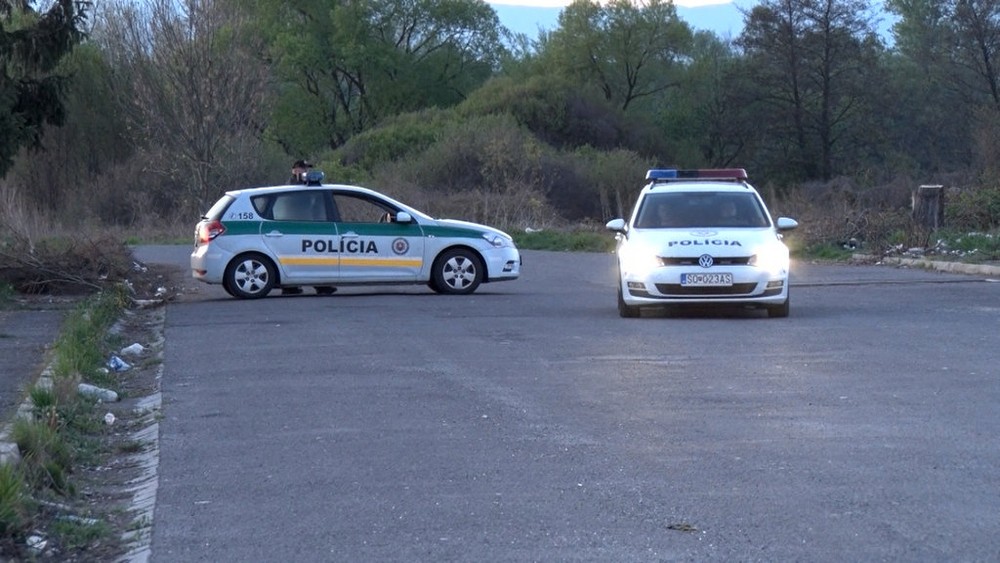 Pašerák prerazil hraničnú závoru