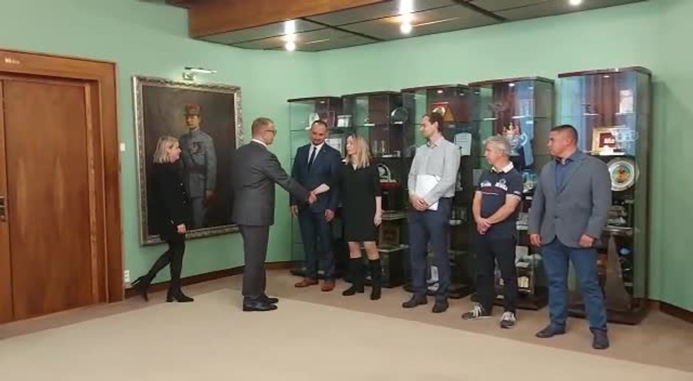 Po lekároch hrozia výpoveďami aj záchranári