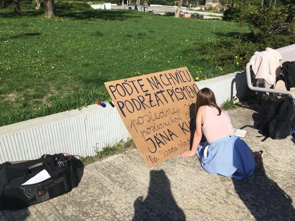 Protest pred vládou 