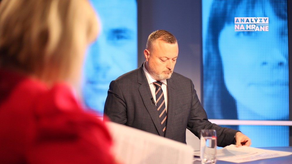 Analýzy Na hrane s ministrom Milanom Krajniakom