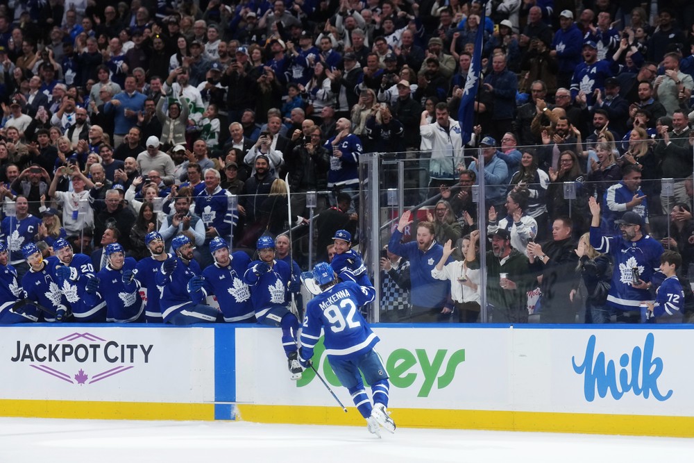 Predators_Maple_Leafs_Hockey734397