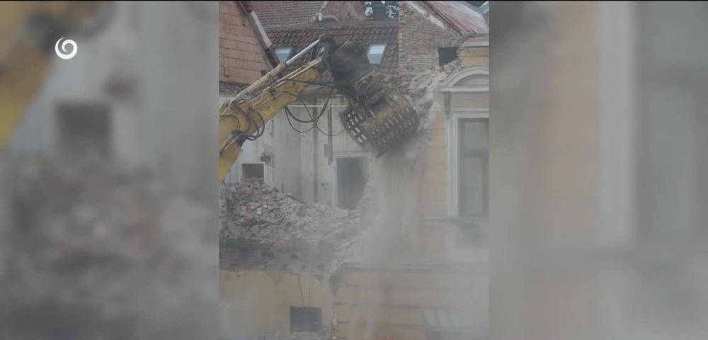 buranie budova trencin