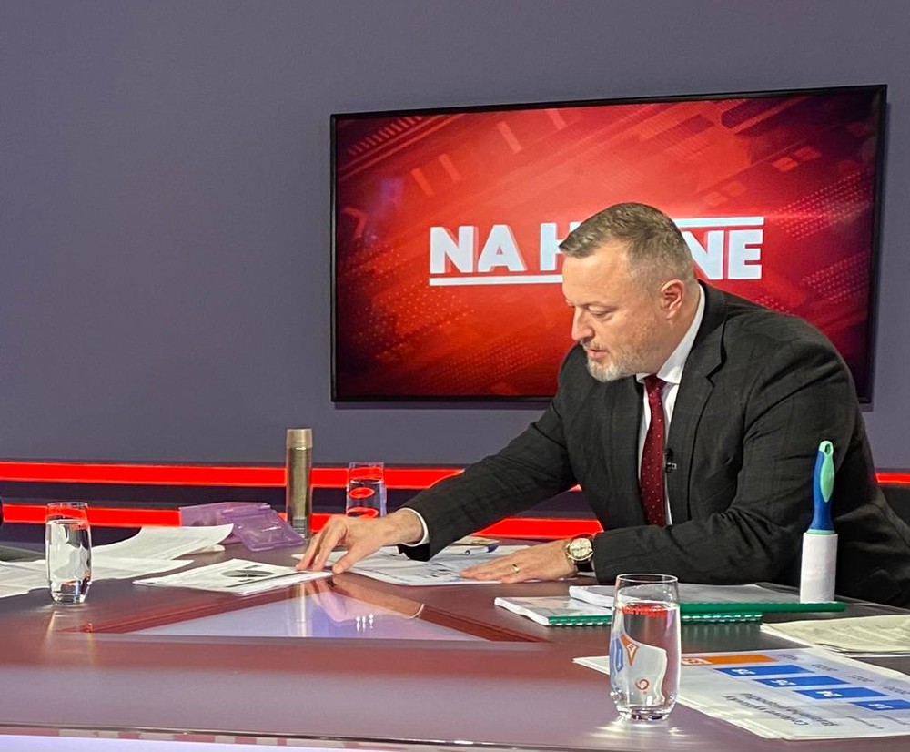 4ce8e243-2e3e-4e16-bfae-b09517159f4b