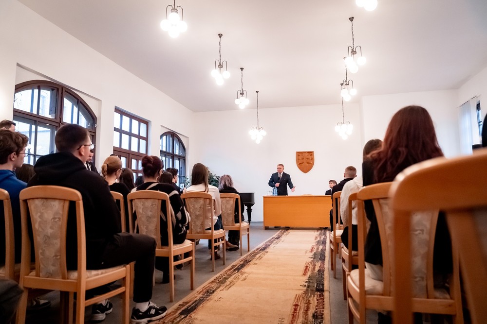 Diskusia Roberta Fica a študentov v Modre