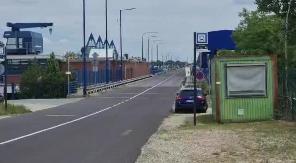 [multi] Na vodnom diele v Čunove vytiahli telo človeka 8576