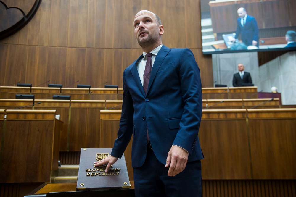 poslanec Gábor Grendel koalícia OĽaNO a priatelia, Kresťanská únia a Za ľudí Slovensko