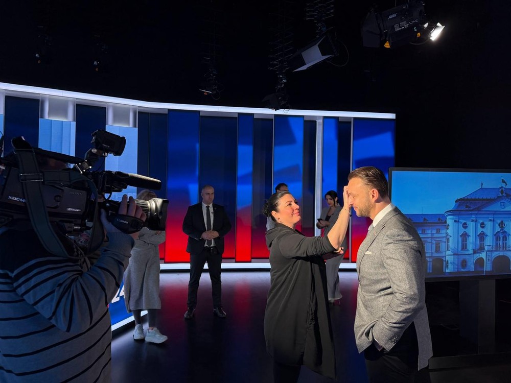 Politika 24 s Matúšom Šutajom Eštokom