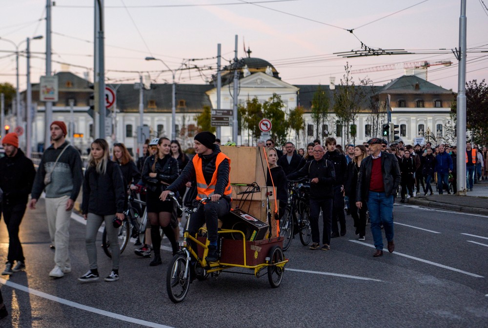 pamiatka obetí nehody na Zochovej (16)