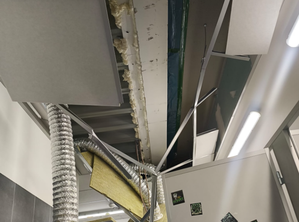 Zničené toalety v Košickej Futbalovej Aréne po zápase 3