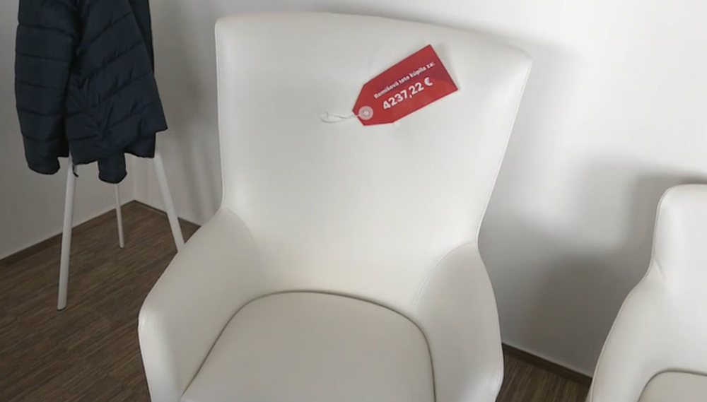 Sedačka z ministerstva investícií, regionálneho rozvoja a informatizácie