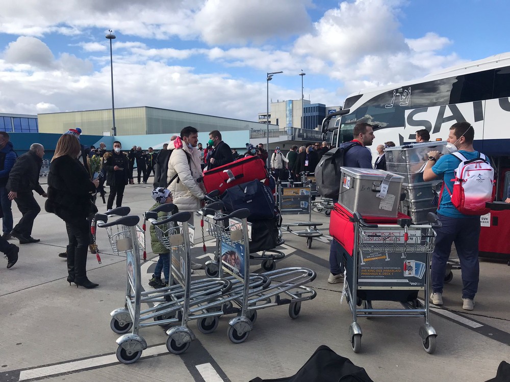 Slovenskí hokejisti prileteli do Viedne